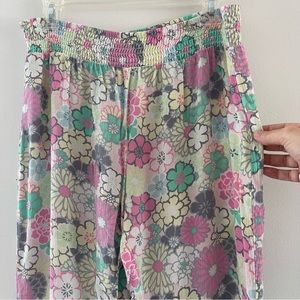 Xhilaration -M Lounge pant soft pastel 70’s floral print. Elastic waist wide leg